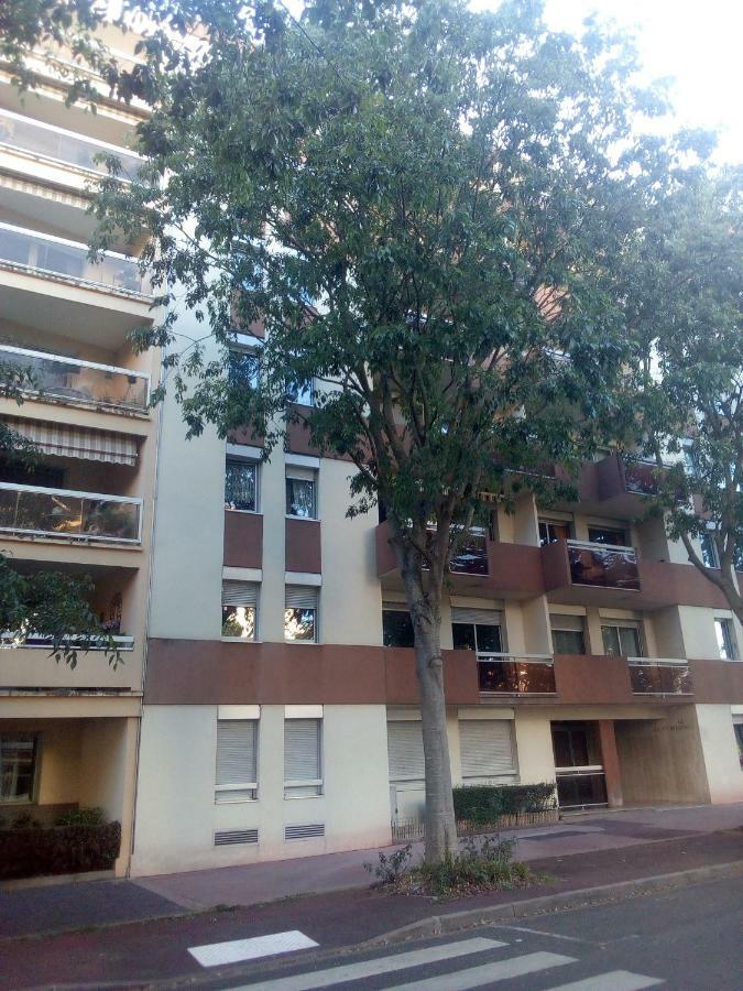 Les Cocons De Stephanie Vue Sur Lac D'Allier Vichy Exterior photo