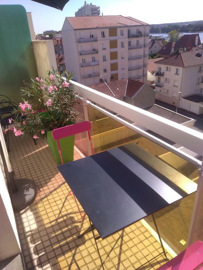 Les Cocons De Stephanie Vue Sur Lac D'Allier Vichy Exterior photo